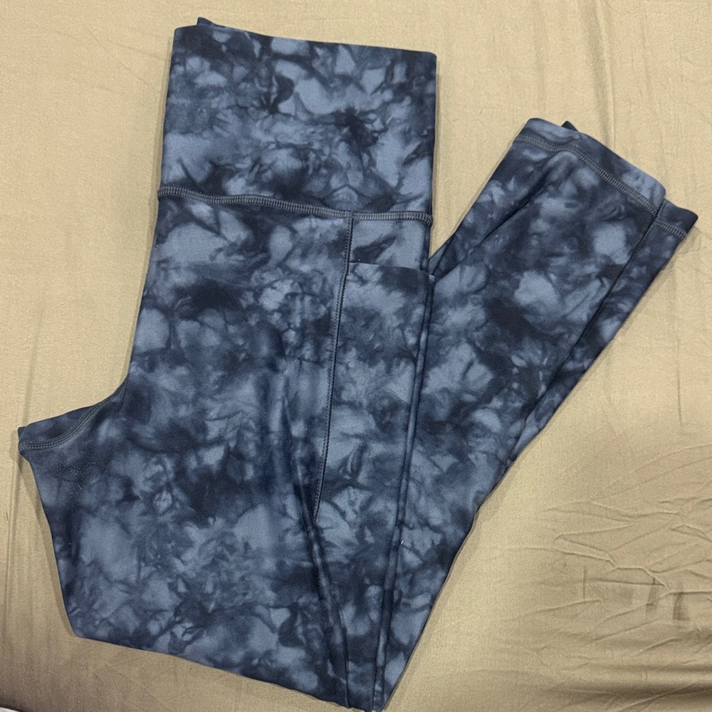 Athleta salutation stash pocket ii printed 7/8 tight - M